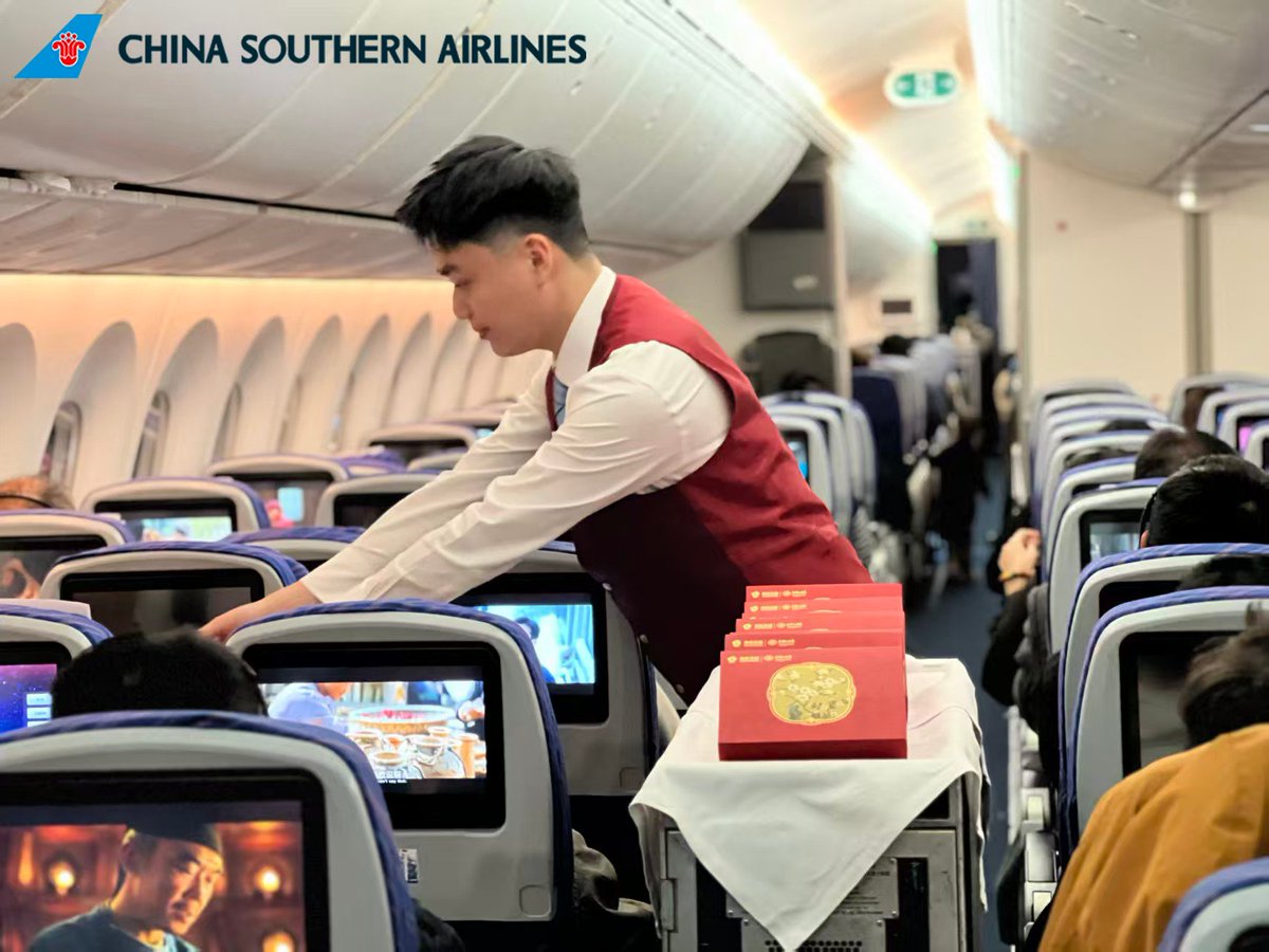 CSAIRGlobal's tweet image. During the Chinese New Year festival, China Southern Airlines operated over 2,700 international flights, carrying over 490,000 passengers. We turned every festive journey into a warm reunion, bridging distances and connecting hearts across the globe.
 
#CSAirNews #ChineseNewYear