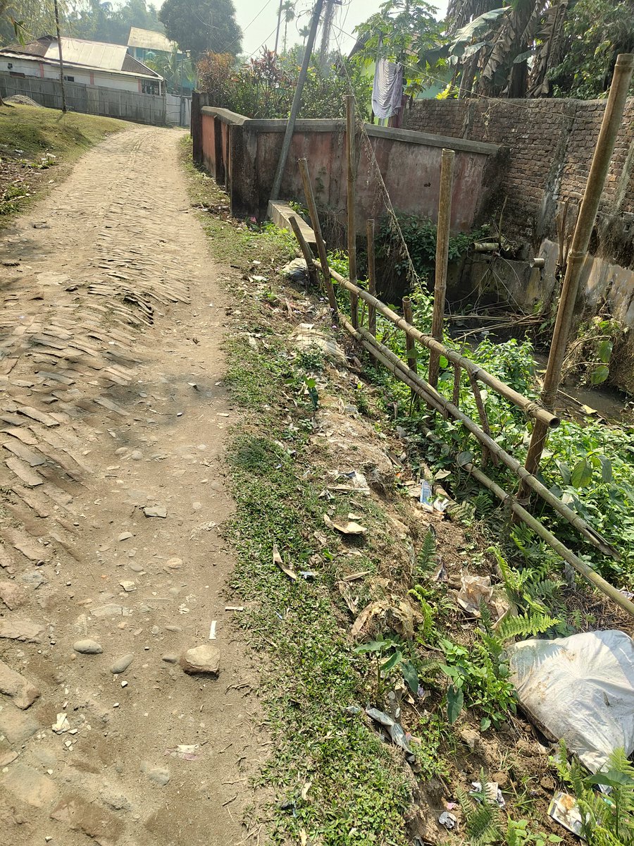 iamCeermoye's tweet photo. @himantabiswa Sir,
I am from Golai Gaon No. 1, Margherita Sub-Division (Tinsukia, Assam). All roads in our Gaon Panchayat are completed except this one.
We have visited the MLA office and Panchayat many times. We are told funds are insufficient and work remains incomplete. https://t.co/Uvaf1PvCyY