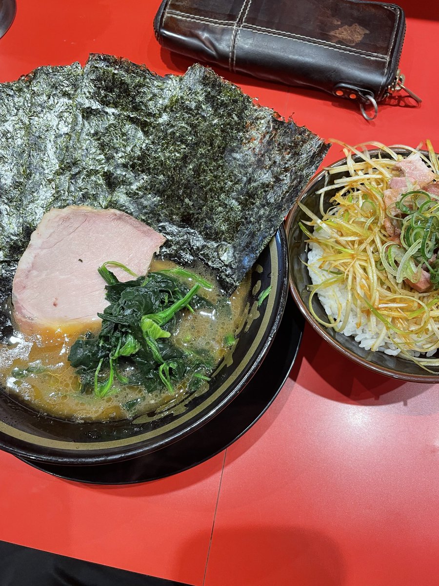 Drikishyoku's tweet photo. 3月前半休み予定追加
#どすこい力士食堂
#小田原
#小田原ランチ
#小田原グルメ
#ちゃんこ鍋
#鍋
#からあげ
#チキン南蛮
#サントリー
#プレミアムモルツ
#角ハイ
#サッポロ赤星
#予定は未定
#濃厚鶏白湯で炊き餃子あります https://t.co/B7QHCuLIY0