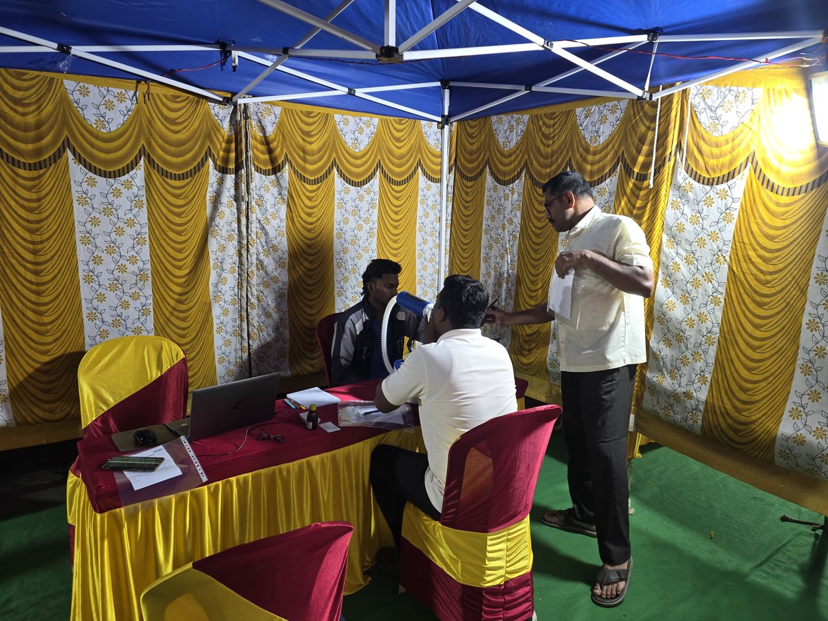 ಈ ದಿನ ಅತ್ತಿಬೆಲೆ ಪೊಲೀಸ್ ಠಾಣಾ ಅಧಿಕಾರಿ ಮತ್ತು ಸಿಬ್ಬಂದಿಗಳಿಗೆ, ಆಶಿರ್ವಾದ್ ಕಂಪನಿಯಿಂದ ಉಚಿತ ಆರೋಗ್ಯ ತಪಾಸಣೆ ಮಾಡಿದರು.
#Attibele #Anekal #chandapura #ʙᴇɴɢᴀʟᴜʀᴜ