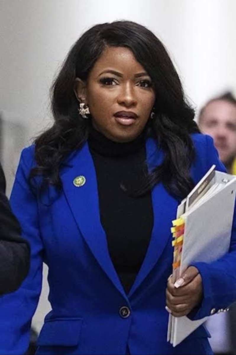 Who else thinks Jasmine Crockett is a complete shit-bag!?
