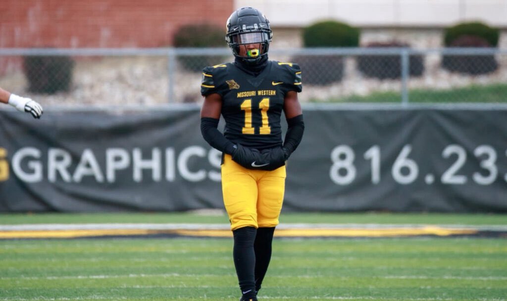 Carlos Clark JR tweet media