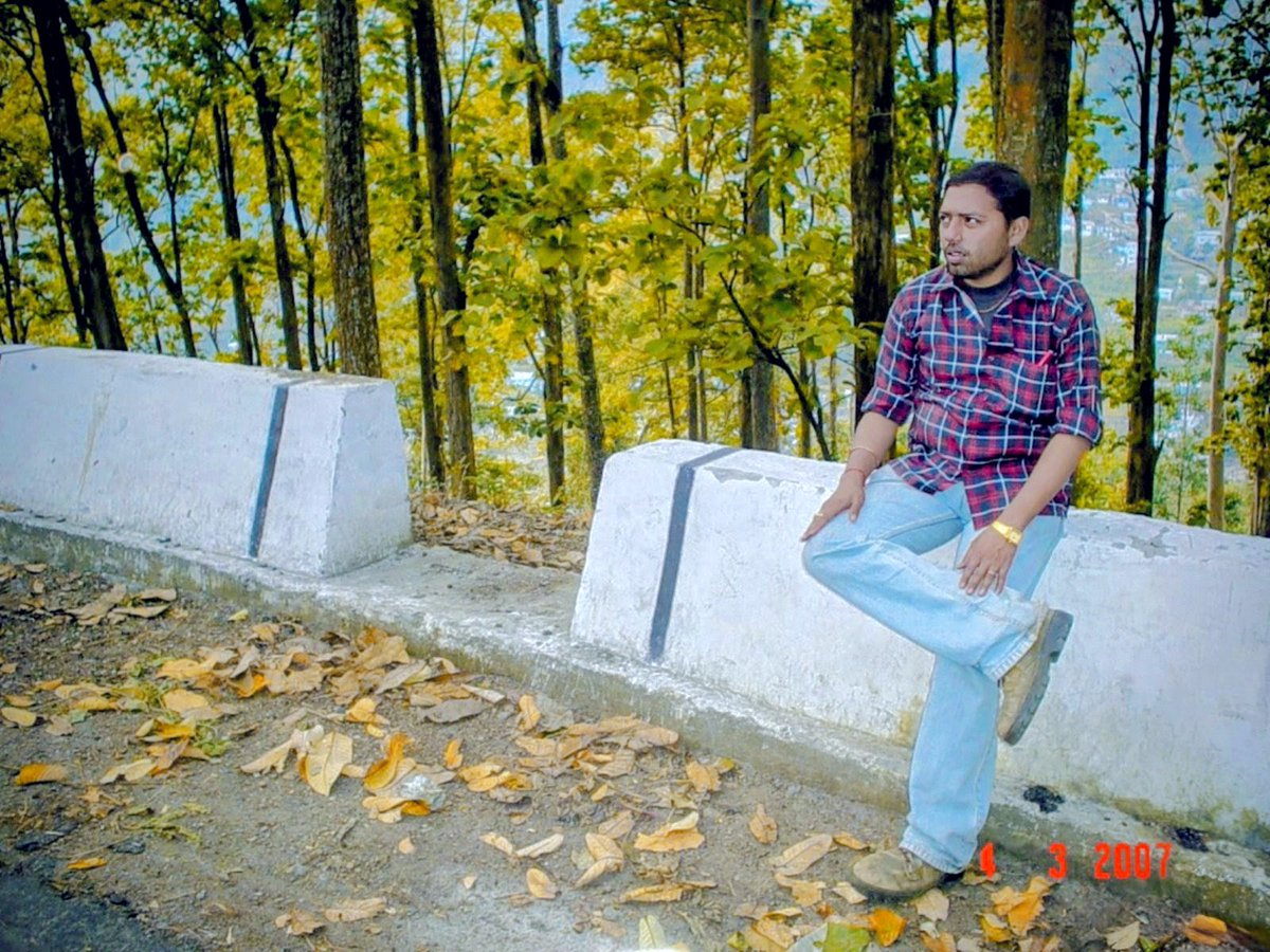 arinpaul's tweet photo. 2007 state of mind. Somewhere in Kalimpong.
A different time. Shooting diaries. 📸
#Throwback #BehindTheScenes #ThisDayThatYear #ArinPaul #Kalimpong #WestBengal #EchoesOfBengal #India #EchoesOfIndia #I #Me #Myself #life #lifeandtime #lifeandtimes #LifeStories #ColoursOfLife https://t.co/Eauzv5pw8m