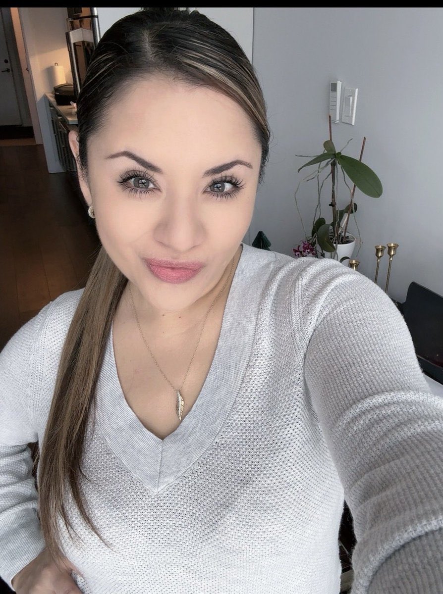 HAnna15587's tweet photo. @raanii_6 35 and single, no kids and never married https://t.co/5baUqJw5L7