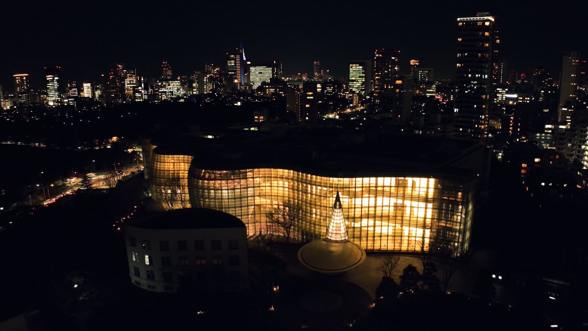 NACT_PR's tweet photo. #NACTtips💡
Go gallery-hopping

The Roppongi area is home to many noteworthy art museums and galleries, foremost among them the institutions that make up the “Roppongi Art Triangle”: the National Art Center, Tokyo, the Suntory Museum of Art in Tokyo Midtown, and the Mori Art Museum at Roppongi Hills.

Other facilities of interest to art aficionados include 21_21 Design Sight, a museum dedicated to bringing the “joy of design” to visitors, and the Azabudai Hills urban complex adds to the excitement with its cutting-edge art museum and diverse galleries.

Many works of public art, created by artists such as Toyo Ito, Louise Bourgeois, and Tokujin Yoshioka, also dot the streets of Roppongi.
Why not see how many you can spot on your artistic stroll through the area?

💡Did you know? NACT Tips at
https://t.co/IFXDln4cin