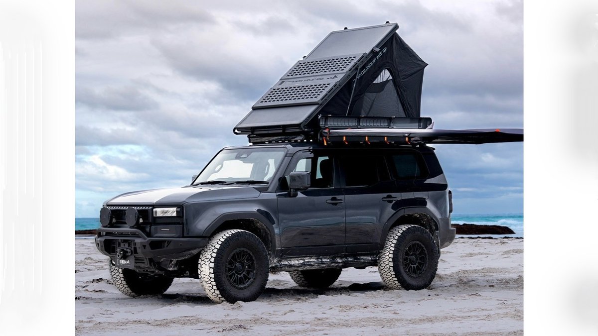 GRJ79K's tweet image. ⬅️ The LC300 and camper trailer.
The LC250 and rooftop tent. ↗️
and me, the LC79, sleeping in a swag on the ground. ✌️😁 ↘️

#Overlanding #Camping 
#CamperTrailer #RooftopTent #Swag 
#Toyota #LandCruiser300 #LandCruiser250 #LandCruiser79