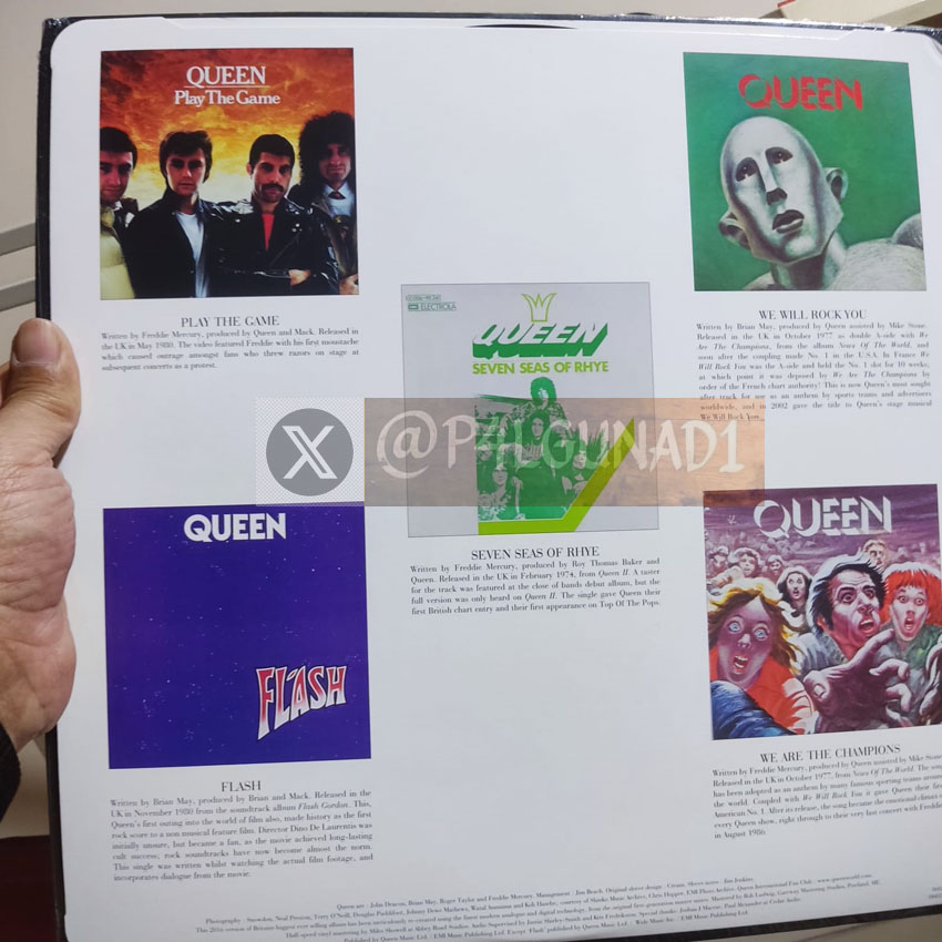 Album di Vinyl ini memang gak ada obat bagi penyuka classic rock dan sudah menyabet penghargaan Platinum dengan penjualan terbanyak dunia. 
Tapi buat saya, momen terbaiknya adalah saat jarum turun di track pertama Side A: 'Bohemian Rhapsody'. Sebuah ritual wajib kalau lagi gabut!