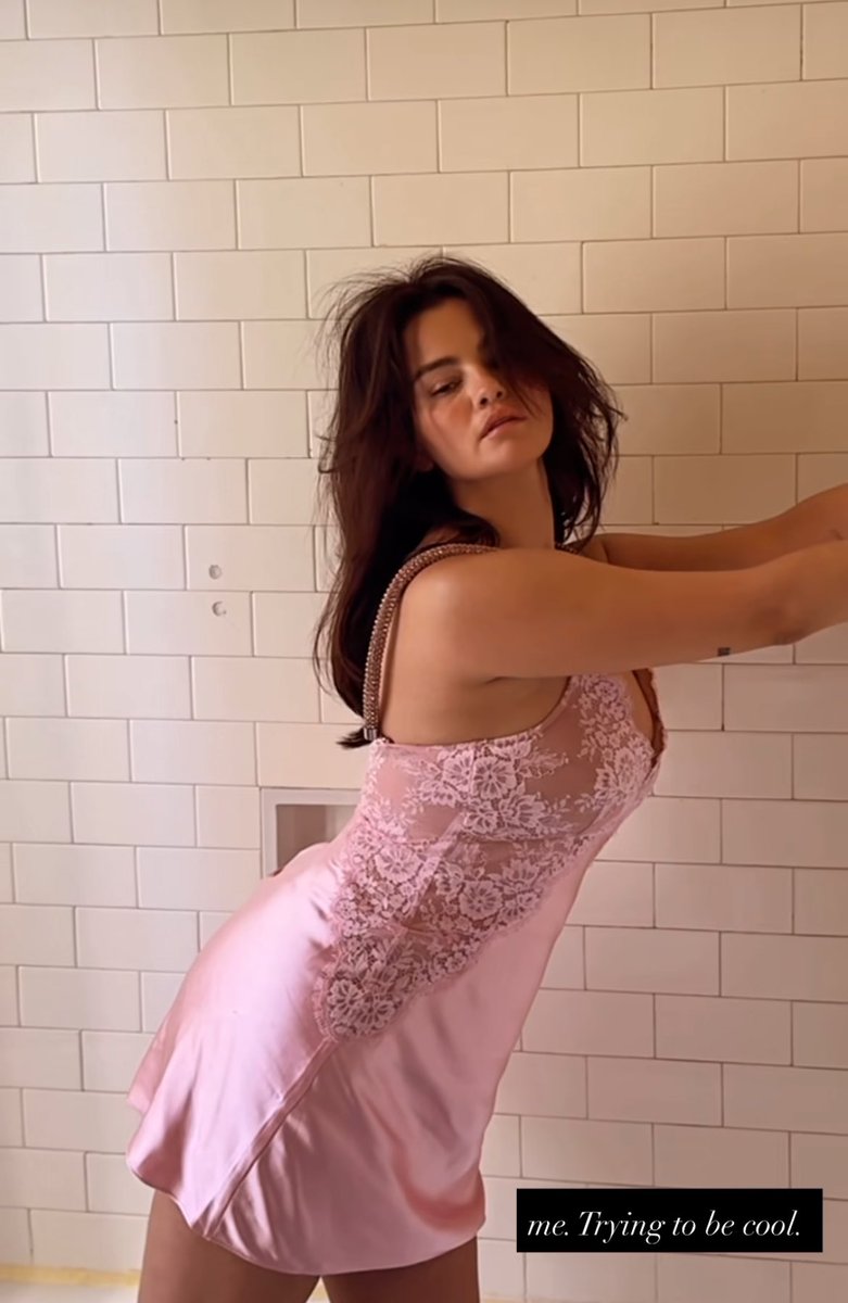 Será que le dio de regalo de bodas a Benny esta sesión de fotos?…