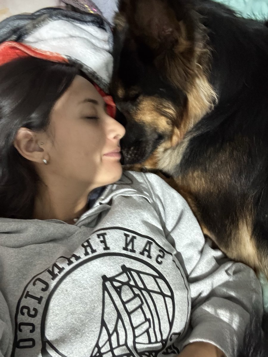 ferromvam's tweet photo. Creen que Annya me ve como su hermana? https://t.co/LOio5snmww