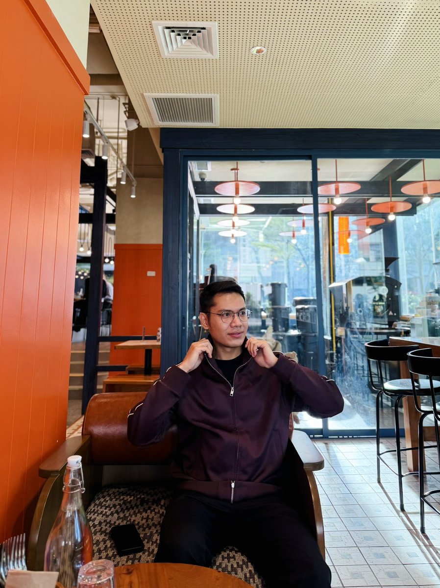 SantiMCZ's tweet photo. Coffee first, overthinking later. ☕️

📍Common Man Coffee Roasters, BGC https://t.co/tMoglVIwn6