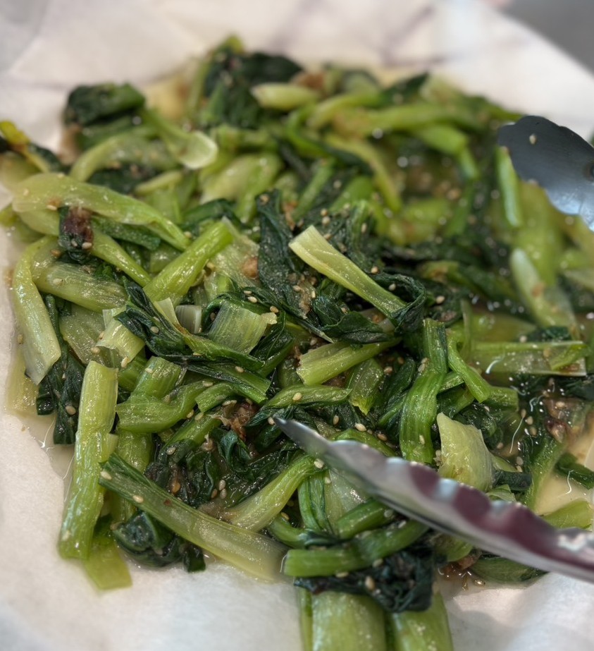 kabumarumo's tweet photo. 今日の夕飯は、
❉肉野菜炒めをメインに
❉しいたけの天ぷら（3個串刺し）
❉ブロッコリーとカリフラワーのサラダ
❉小松菜のお浸し
で、どうでしょう？

お野菜たっぷりです😊

#おかず屋
#かすみがうら市
#おうちごはん
#手作り惣菜 https://t.co/2wiSQ2xZHf