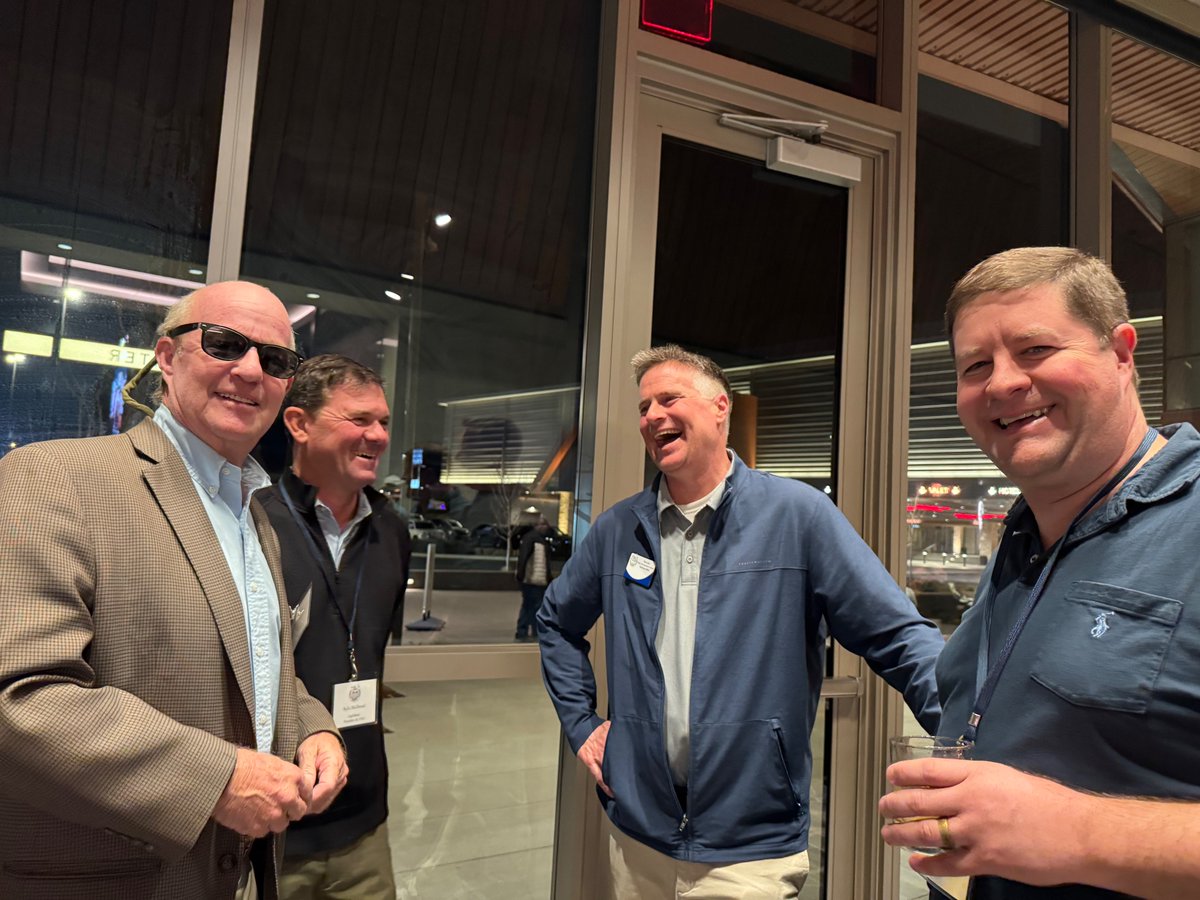 Getting in a little play time before the serious conversation starts tomorrow at our annual conference. Delighted to be back at <a href="/OaklawnRacing/">Oaklawn Hot Springs</a>. Thanks to @ARHBPA for hosting a terrific reception. <a href="/jockeyclub/">The Jockey Club</a> <a href="/tgly/">Tim Glyshaw</a> <a href="/IndianaHBPA/">Indiana HBPA</a> <a href="/AwayTheyGo/">Rick Hammerle</a> <a href="/SaratogaTL/">Tom Law</a> <a href="/Equibase/">Equibase</a> <a href="/IowaHBPA/">IA HBPA</a> <a href="/KyHBPA/">KyHBPA</a>