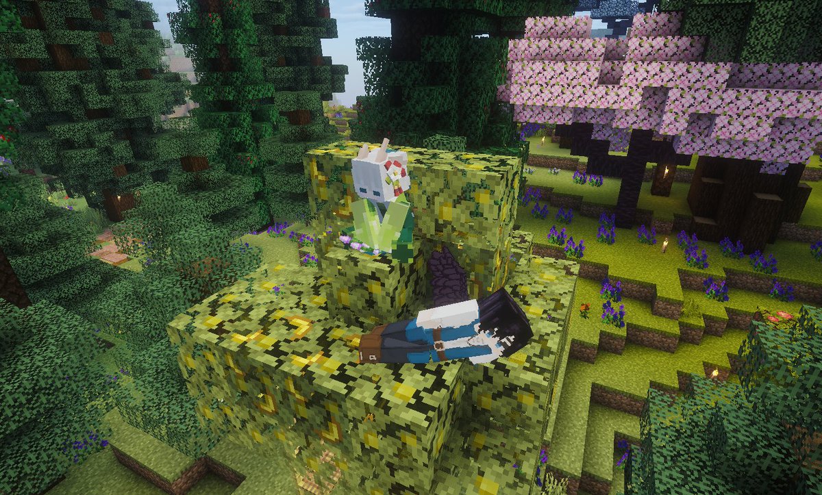 Corin siendo una mala influencia para Chai, le enseña cómo chismear.