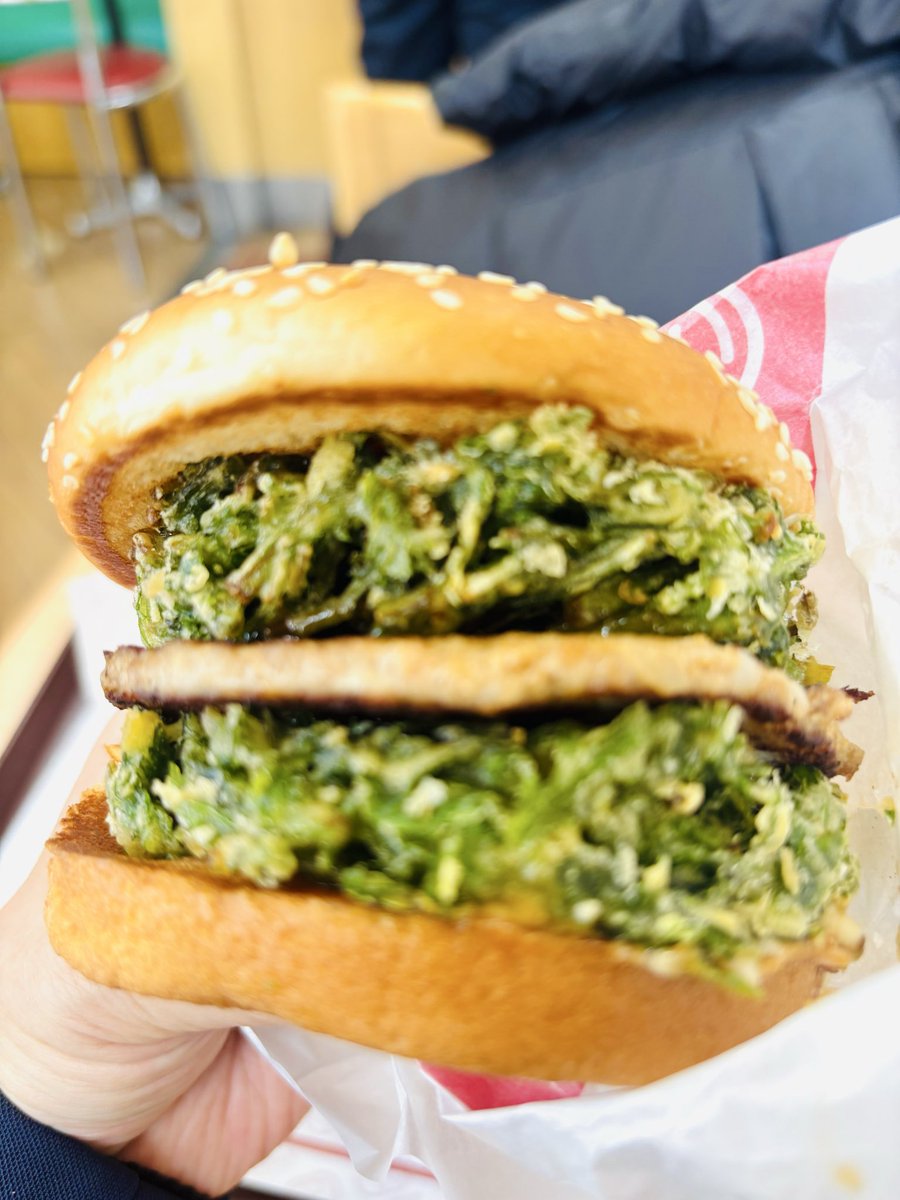 本日1個目🍔 次があるから… 残そうと思ったのですが… 美味しくて… 完食