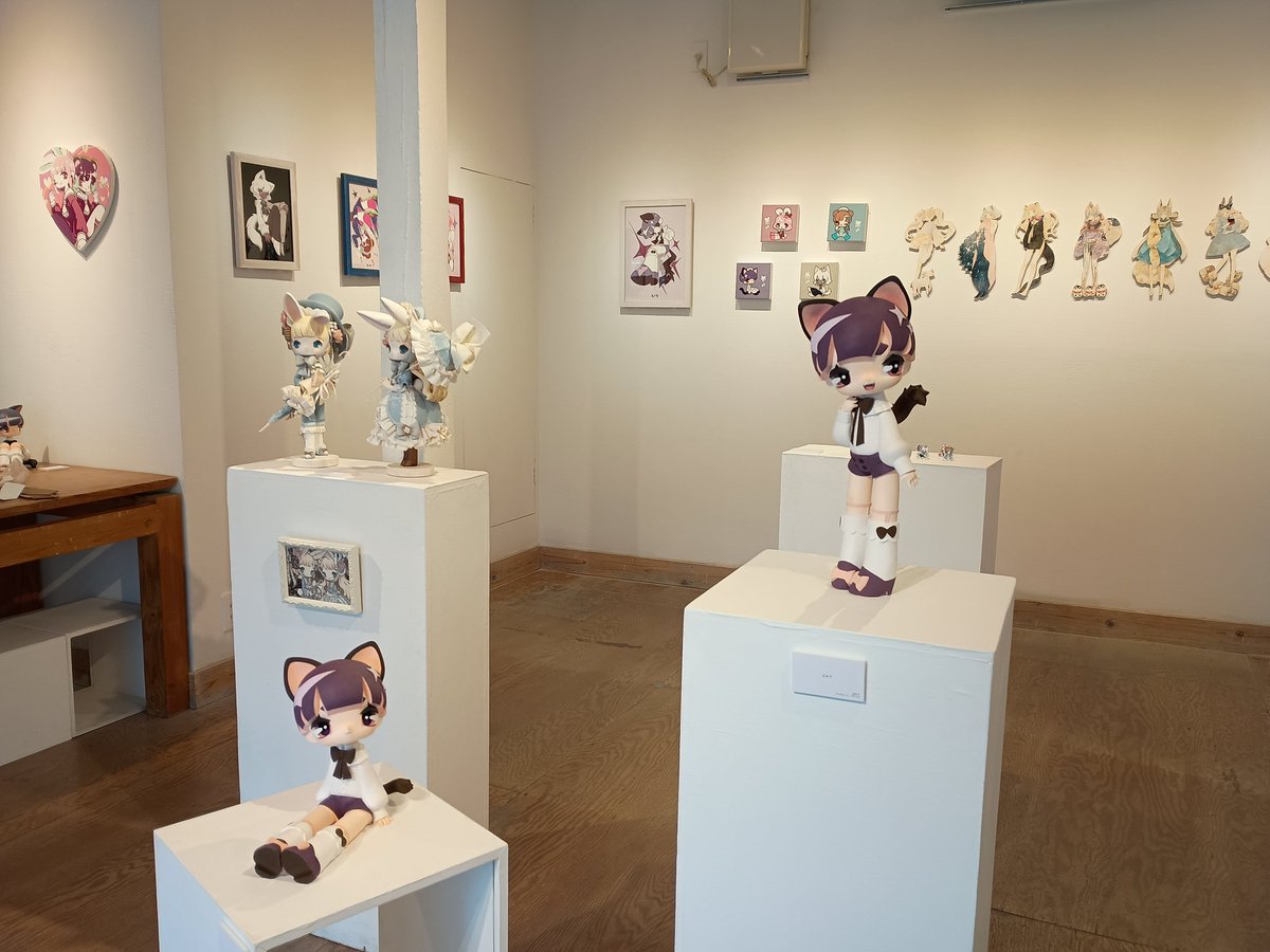 ＼開催中／

▶千足 ＆ HIME+YOU　二人展
    みみ

千足 <a href="/chitari_k/">ちた</a>
HIME+YOU <a href="/himeyou/">ヒメ+ユウ h+y</a>
　
会場┃2026/ 3/ 4(水）～ 3/ 9（月）
時間┃12：00～19：00 （最終日は18:00まで）
会場┃イロリムラ[89]画廊 展示室１
大阪市北区中崎1-4-15