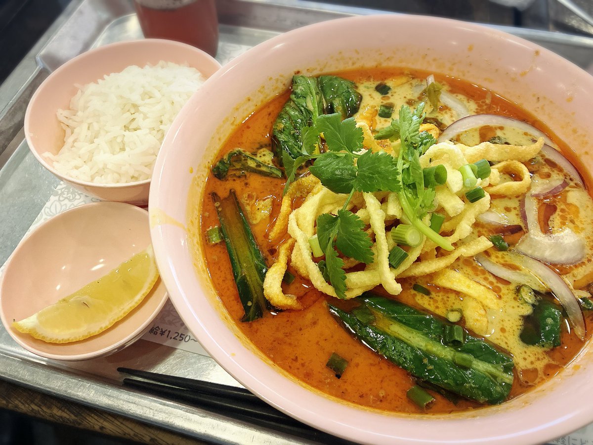 やっぱここのタイ料理が日本一美味ぇ！ カオソーイとか点滴して血管に