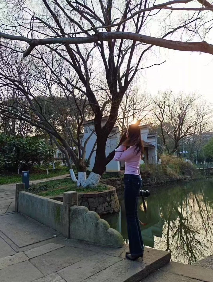 隔壁老王 tweet media