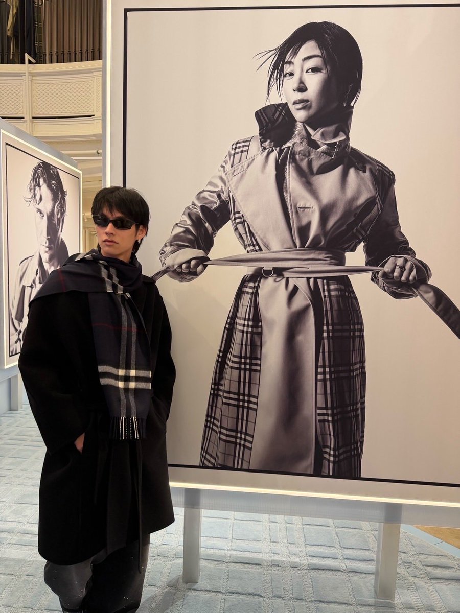 แฟชั่นไอคอนตัวจริง! “ไบร์ท วชิรวิชญ์” หล่อขึ้นเฟรมแคมเปญระดับโลก ร่วมกับเหล่าคนดัง ฉลอง 170 ปี Burberry

#bbrightvc
#Cloud9Ent

ความปังยังแรงต่อเนื่อง สำหรับแฟชั่นไอคอนอย่าง “ไบร์ท–วชิรวิชญ์ ชีวอารี” ที่ล่าสุดได้ร่วมเป็นส่วนหนึ่งของแคมเปญระดับโลกอีกครั้ง ในโอกาสเฉลิมฉลองครบรอบ