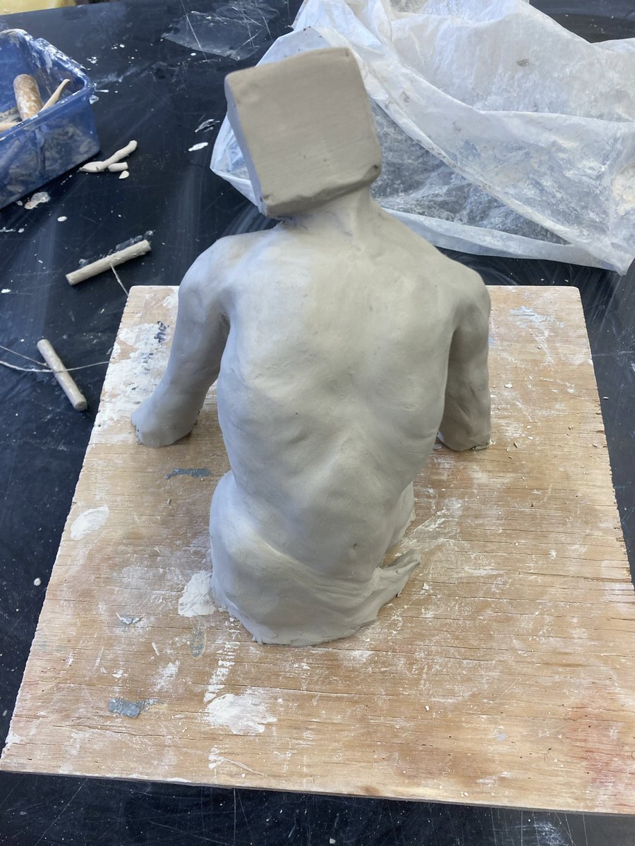 Mug_does_stuff's tweet photo. Sculpting again https://t.co/tyuTZD1dhd