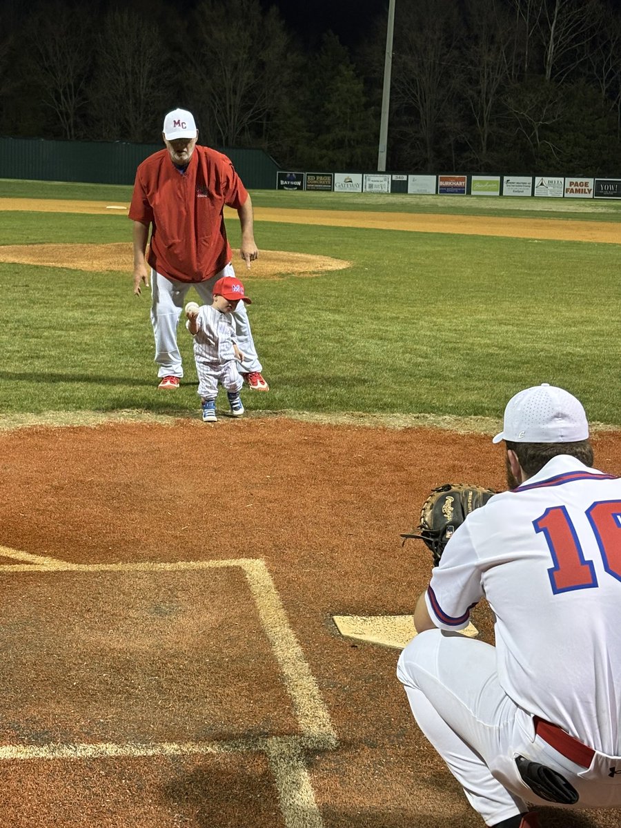 ToddDun84163941's tweet photo. Great 41st home opener for me at Landon&amp;Joyce Dunn Memorial Field. My grandson who is named after my father Landon Sirmeyer threw out the first pitch! And we won! https://t.co/VVIwgubMJp