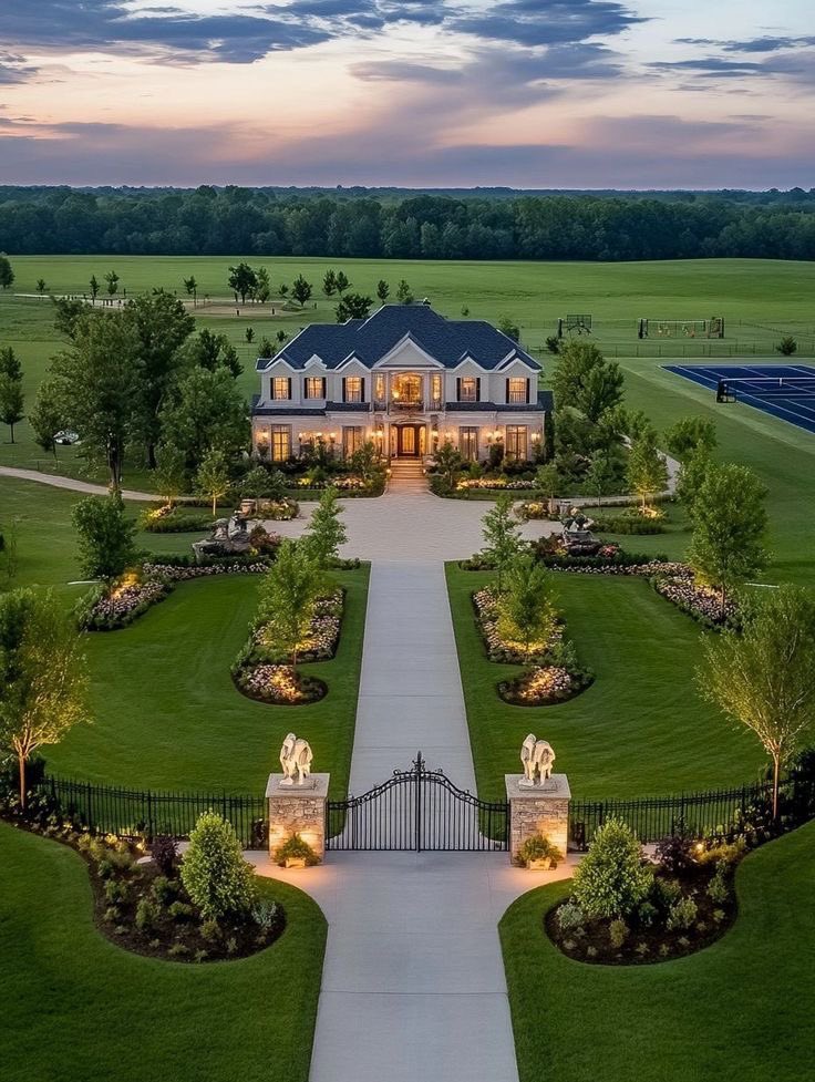 cabinvisuals's tweet photo. i would simply lock the gates and never rejoin society https://t.co/4HbnsGS7Th