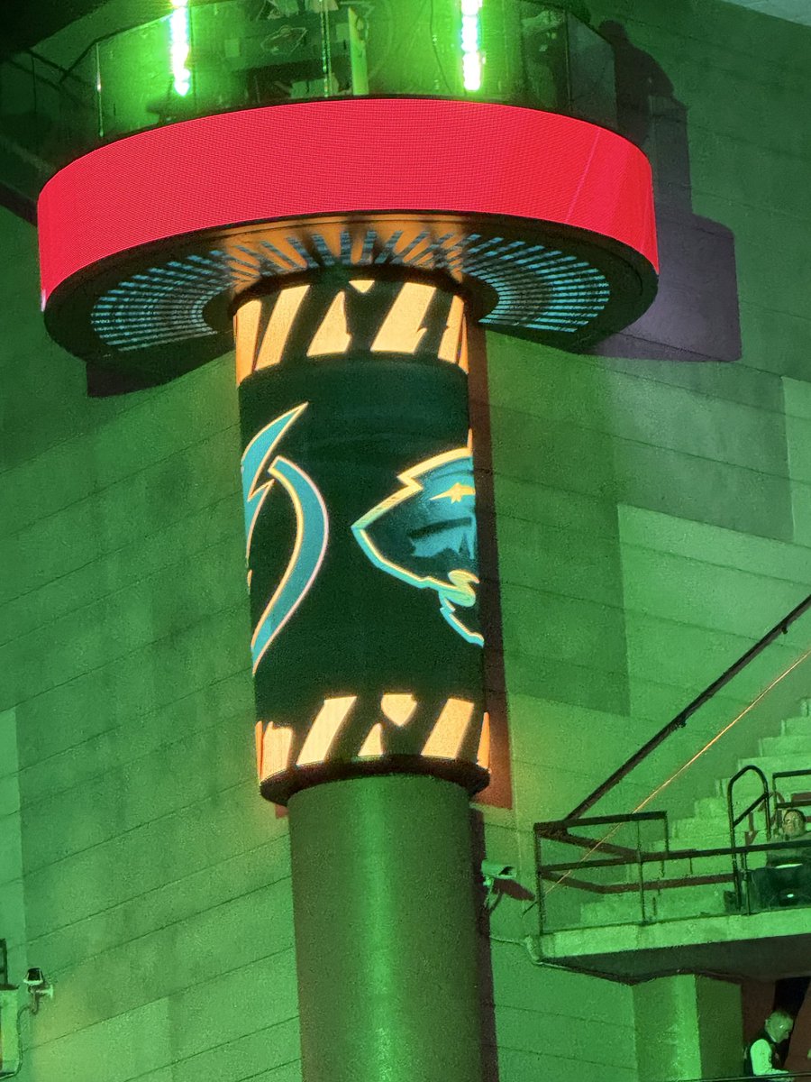 Quehl's tweet photo. @RussoHockey this should be the wild’s next jersey combination. https://t.co/Urx3uCxhPW