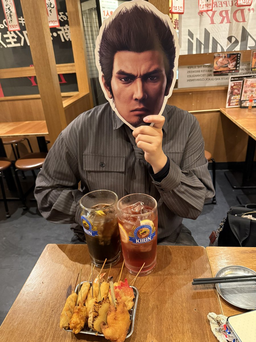 pepper_torihiki's tweet photo. #乾杯投稿祭 
#龍が如く極3 

どうしてもやりたかったのはシルバニアと一緒になりきりお面です。 https://t.co/e6f9ns46dT