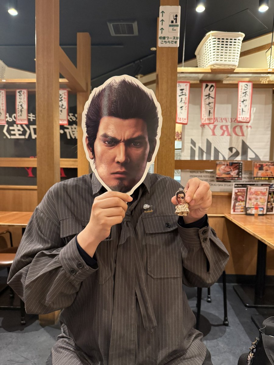 pepper_torihiki's tweet photo. #乾杯投稿祭 
#龍が如く極3 

どうしてもやりたかったのはシルバニアと一緒になりきりお面です。 https://t.co/e6f9ns46dT