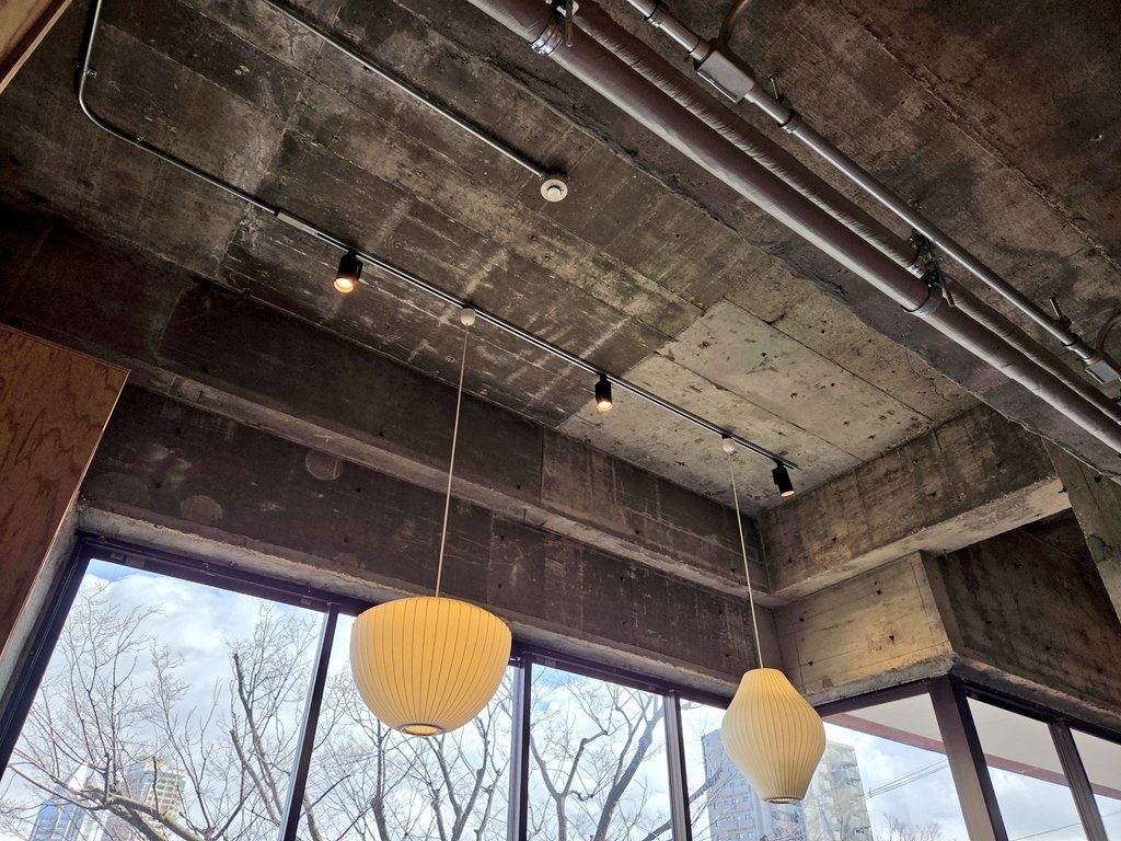 venico1973's tweet photo. 素敵なカフェでお茶しました📙☕
#異人池建築図書館喫茶店 https://t.co/pLI95dcLX2
