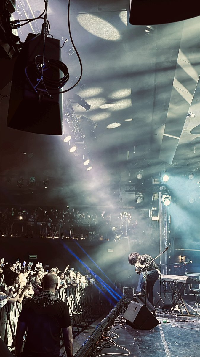 cenmilli's tweet photo. Centimillimental
WORLD TOUR 2025-2026 "Cafuné"

2026.3.1 Sun- 2 Mon

Mexico
at La Maraka

メキシコ、ありがとう。
世界一大きな歓声だった、音に質量を感じたよ。
また必ず会おうね。

#centimillimental
#cafune 
#Mexico
#MexicoCity https://t.co/GVCYadYyoj