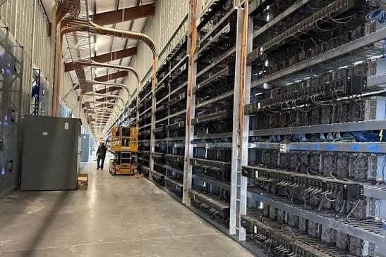 rowan_uk's tweet photo. NEW: 🟠 Core Scientific discloses selling 1,900 Bitcoin in January for $175M, at $92,100 per BTC, anticipating it will liquidate its remaining 1000BTC stash. https://t.co/zmnybLcXUq