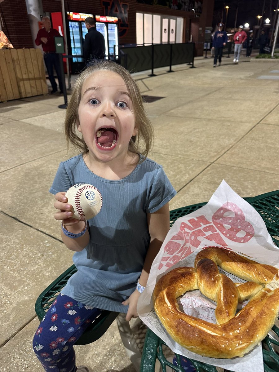 Gib Ellis tweet media