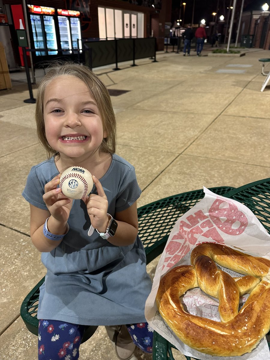 Gib Ellis tweet media