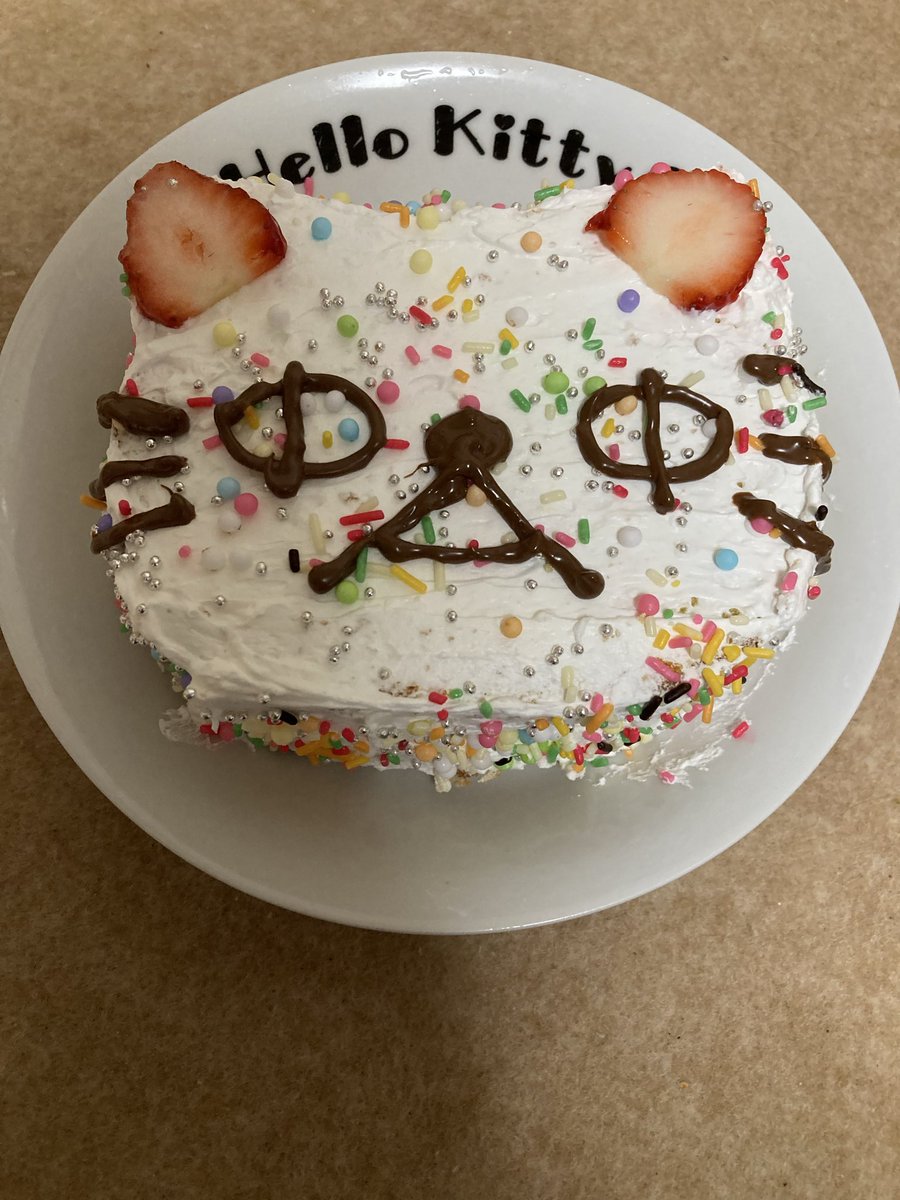 ASUvUKA's tweet photo. 猫の日ケーキ😼🍰ྀི https://t.co/WtZRoyK418