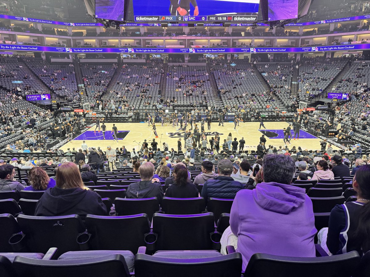 TheKingsLab's tweet photo. Let’s go Kings! https://t.co/tfHK2j5BfJ