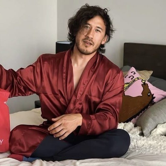 I love imagining Actor having long hair it's so slay