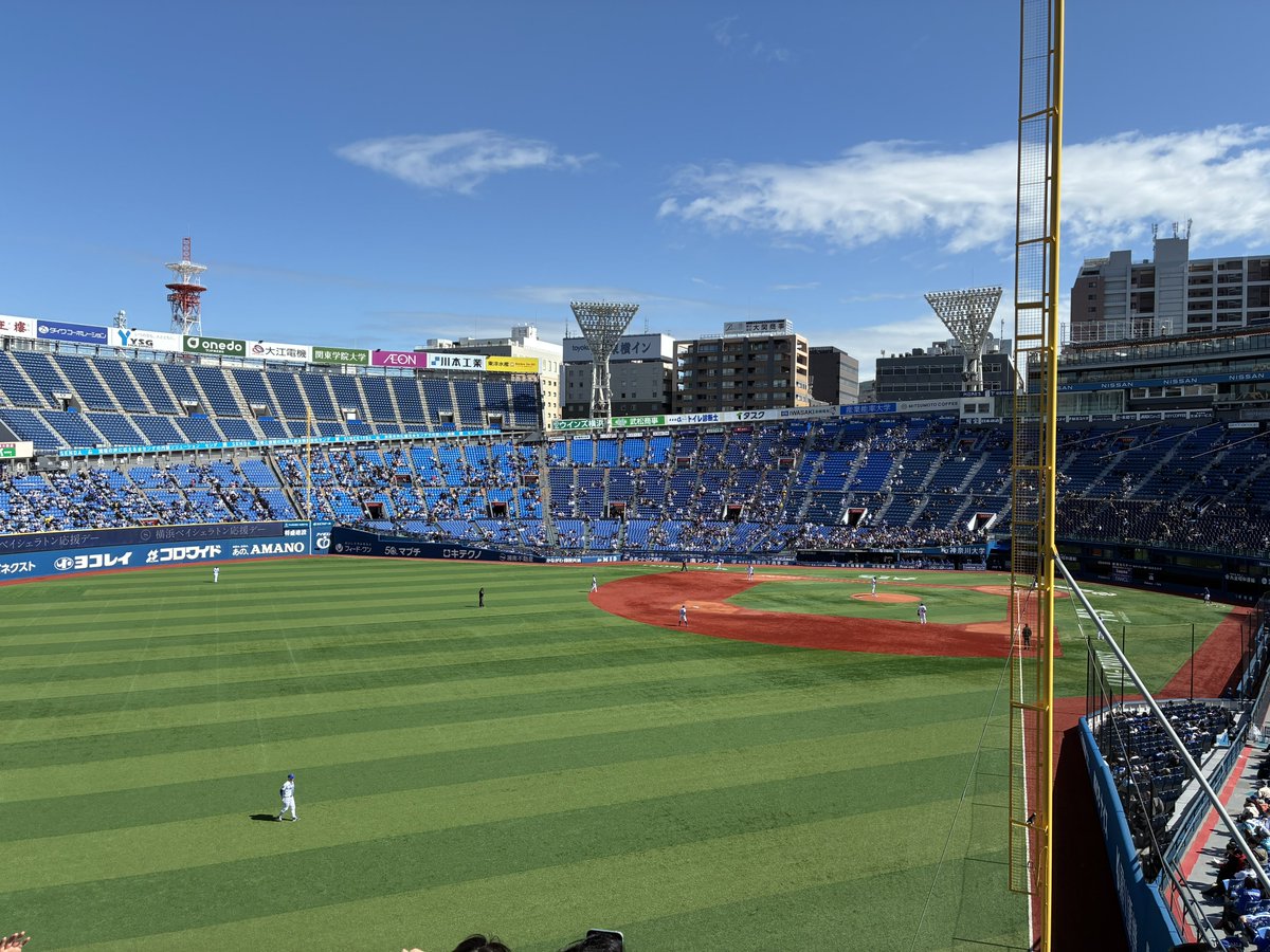 gra_nanami's tweet photo. 今年も野球頑張りますかあ
#dragons https://t.co/XNlxi5RVXY