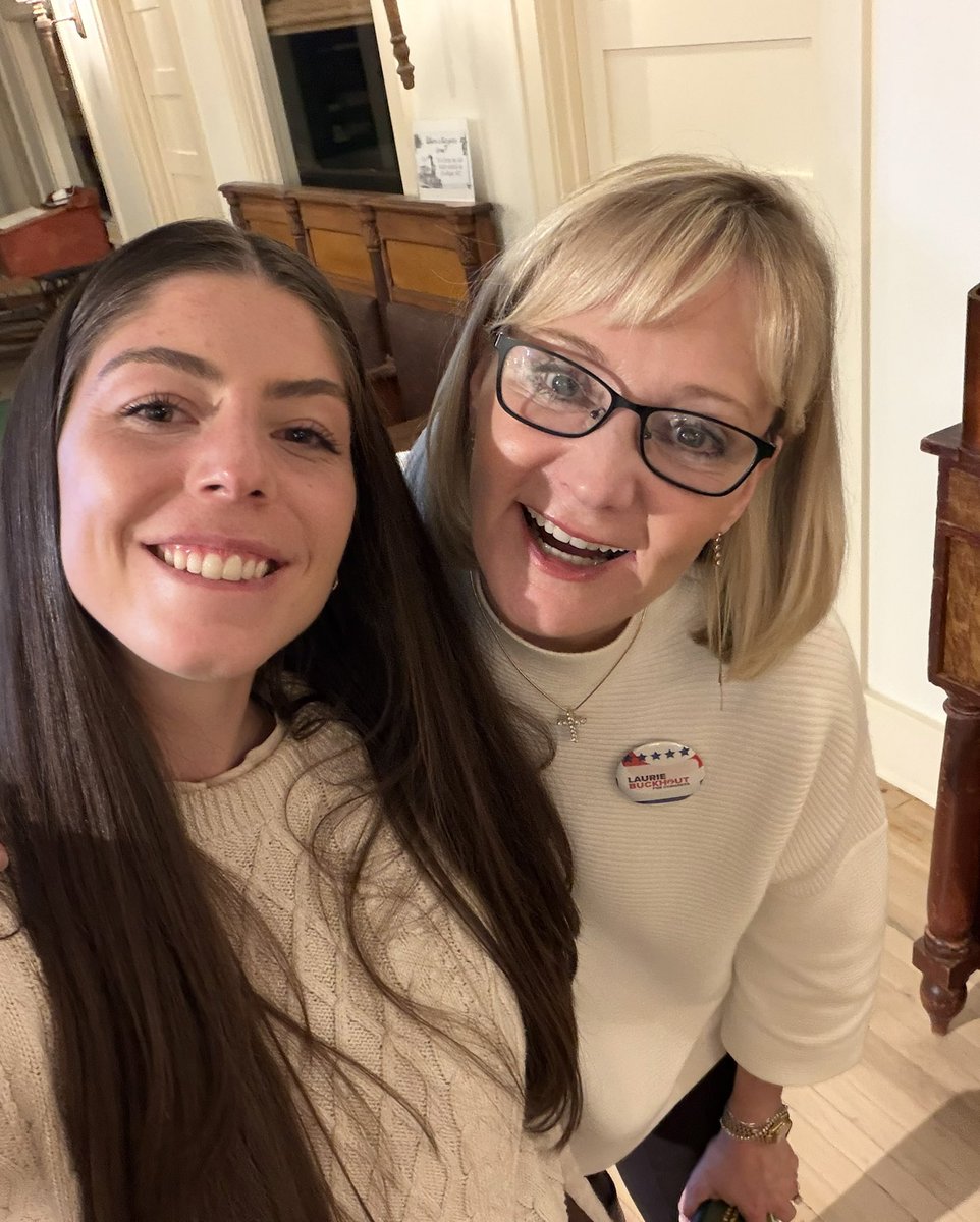 KarlyHahn's tweet photo. .@lauriebuckhout ROCKS. It’s easy to go the extra mile for a candidate who works as hard as she does. 

Hope @DonDavisNC is ready to pack his bags! https://t.co/K70guVnU4p