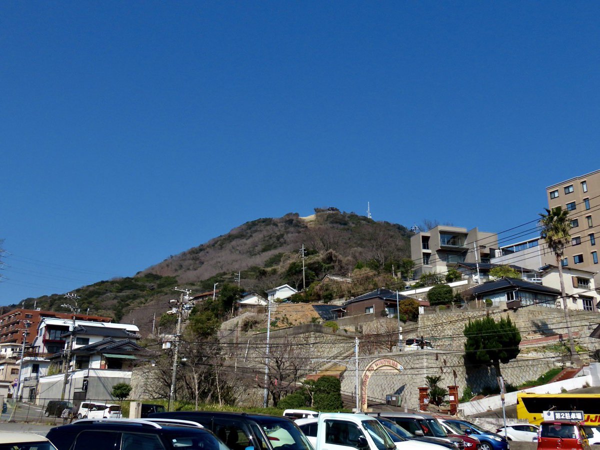 JNuzNKeeI137546's tweet photo. 2月21日に下関市立考古学博物館で開催された「火ノ山砲台跡 発掘調査成果報告会」にYMMCの会員が参加しました‼️
現在は市民の憩いの場である公園の足元に、国防の最前線であった記憶が静かに積み重なっていることを再確認する機会となりました。
#YMMC #近代化遺産 #火ノ山公園 #火ノ山砲台 #下関要塞 https://t.co/LkphdZkvcD