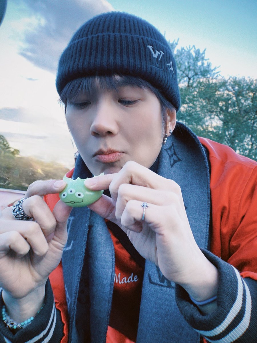 We all have different stories and different lives, but in the end, we meet again in our safe space — on the same team. 💙✨

~ Happy 5th Birthday Beyourluve 🫂💕

#5yrsBYLxBuild 

ALWAYS LUVE BUILD
<a href="/JakeB4rever/">BIU.</a>