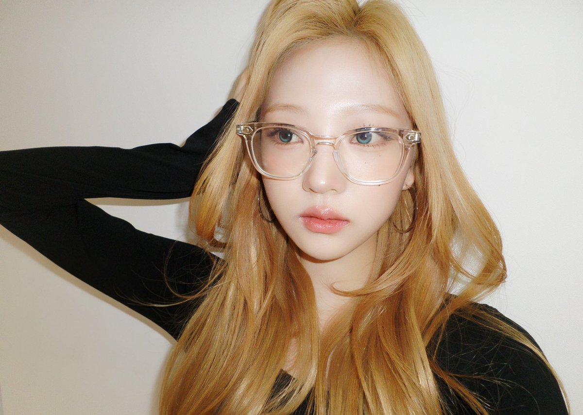 stellaspic's tweet photo. i love you stella nerd ♡ https://t.co/t0h88IICUz