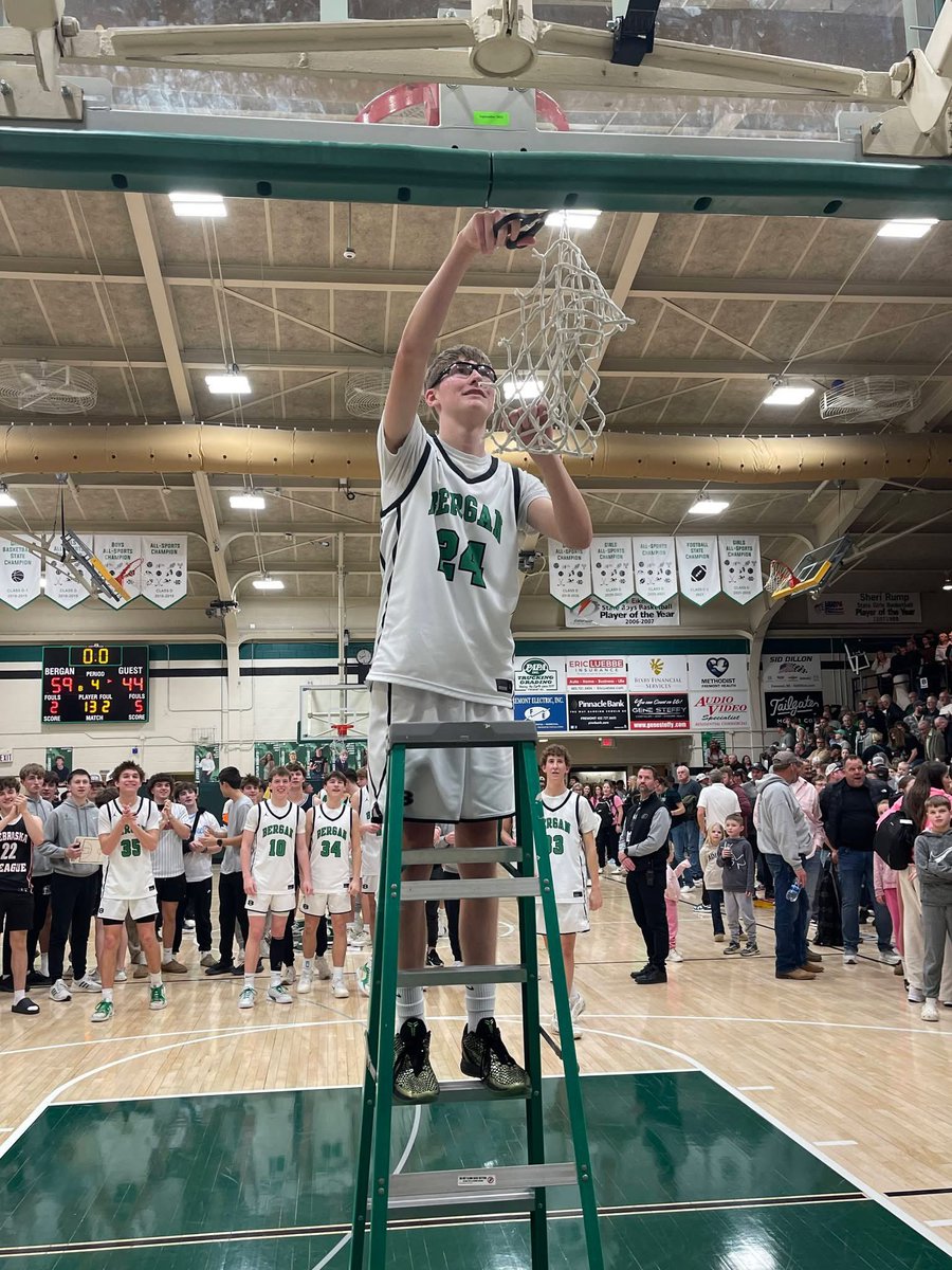 Coachgrave's tweet photo. Congrats to niece Elayne (Gretna East) and nephew Nate (Bergan) on making state! 🏀 Life is Good! https://t.co/PuXzOouVjM
