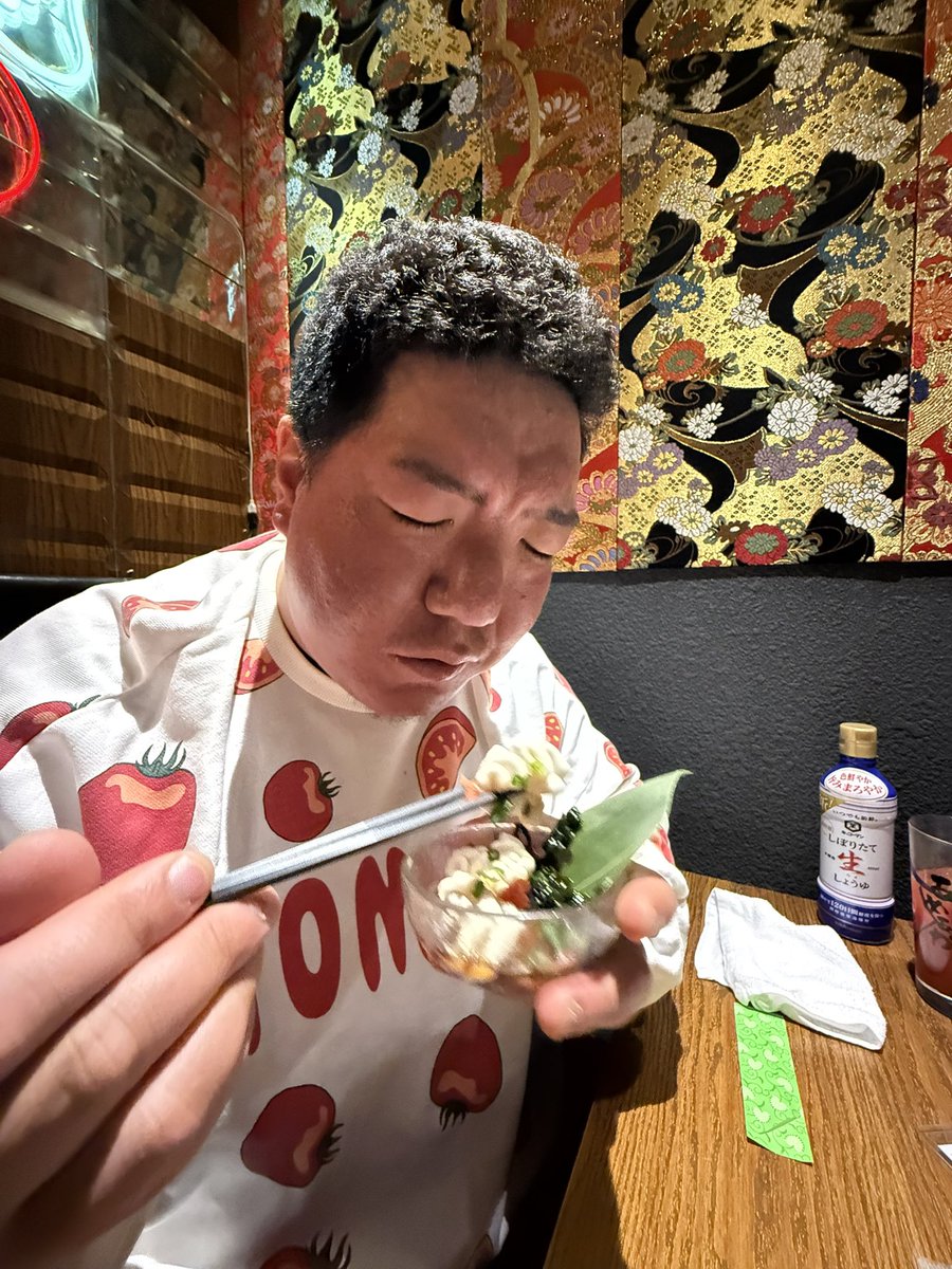 shimitchan's tweet photo. 夜の札幌でたちぽんを食べるジンギスカン

#札幌 https://t.co/BHu35Ki4qp