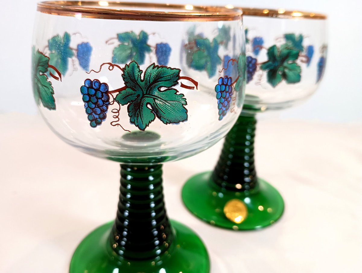 RetroRecollec's tweet photo. https://t.co/gFD2bvxqhS German Crystal Beehive Roemer Wine Glasses with Blue Grapes #roemerWineGlasses #beehiveStemware #GermanWineGlass #GreenStem #Wiseshopper https://t.co/FlrQPV5HYc