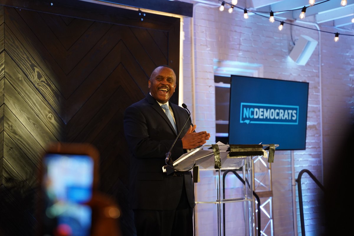 Leader Robert Reives tweet media