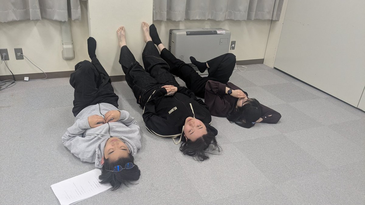 悩(つめ)です💭
ミチナカ稽古の様子です✨
客演のはるかさんが入ったことで普段とは違った雰囲気の稽古になっています🫶