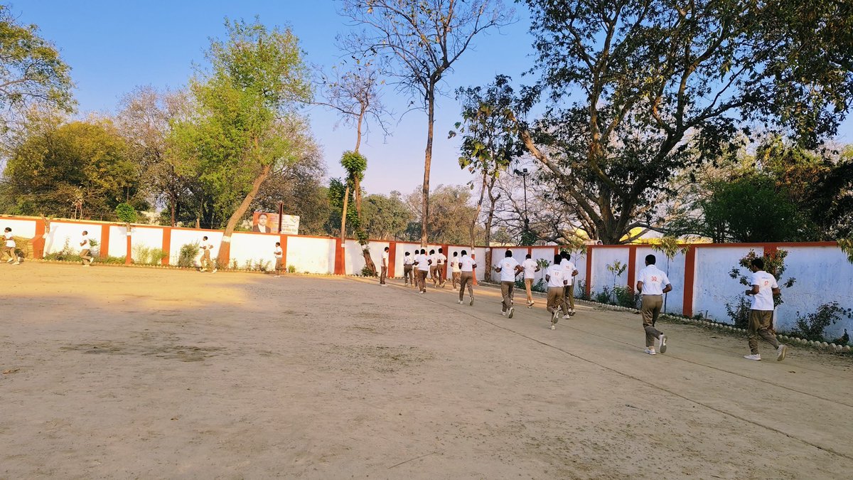 केन्द्रीय प्रशिक्षण संस्थान “प्रांतीय रक्षक दल” tweet media
