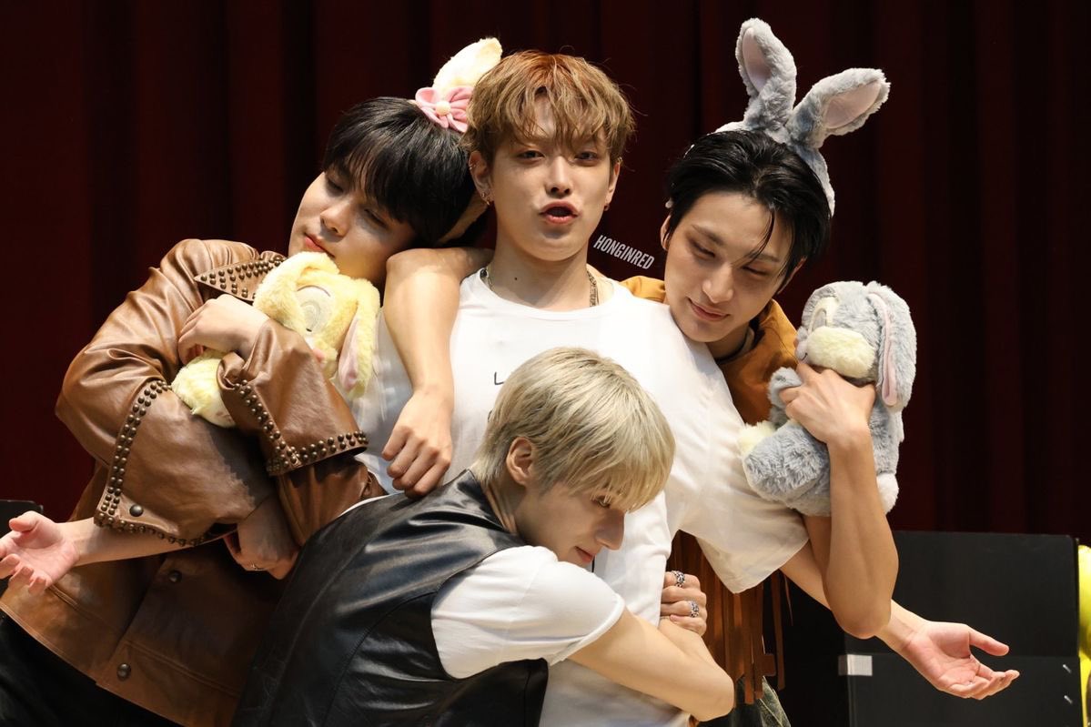 they love their captain so bad