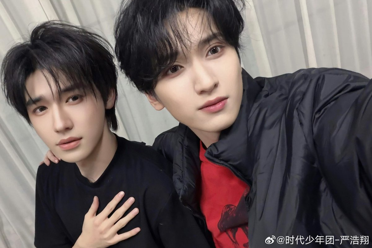 xxecrett's tweet photo. 260304 옌하오샹 웨이보 ❤️

二十二岁的亚轩生日快乐呀，刚满二十二的亚轩今年会解锁什么新体验呢？乐观阳光的小宋总带给别人快乐，希望新的一年你带给我快乐的同时，我也可以分担一些你的烦恼，祝二十二岁的亚轩继续在自己喜欢的路上闪闪发光，我们一起往前走！生日快乐！🎂 https://t.co/mFQTfFHrVK