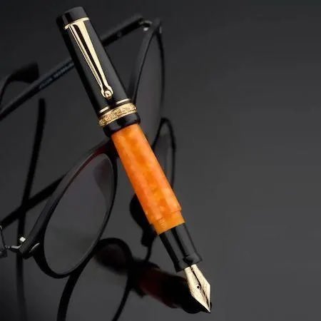 復活したイタリアの人気万年筆ブランド「デルタ（DELTA）」にコンパクトなミニモデルが登場！デルタ 万年筆 オリジナル ミニ DV Mini ゴールドトリム 14金ニブ
inheritpen.com/?pid=188963584

ブランド万年筆専門店インヘリットペン